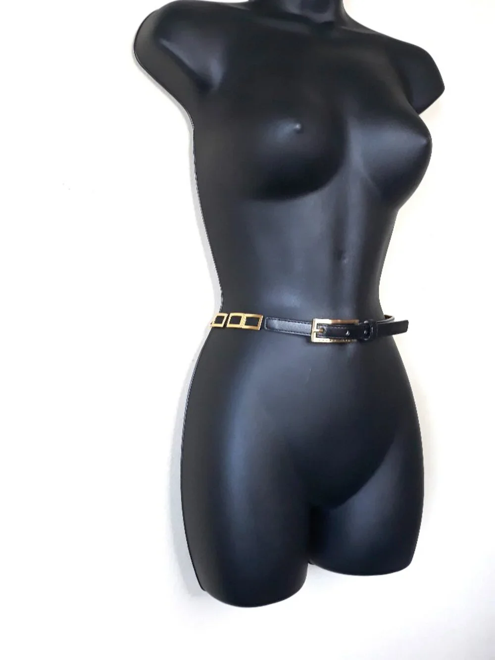 Black Leather Belt with Stretch Gold Chain Detail Medium/Large Quiet Luxury